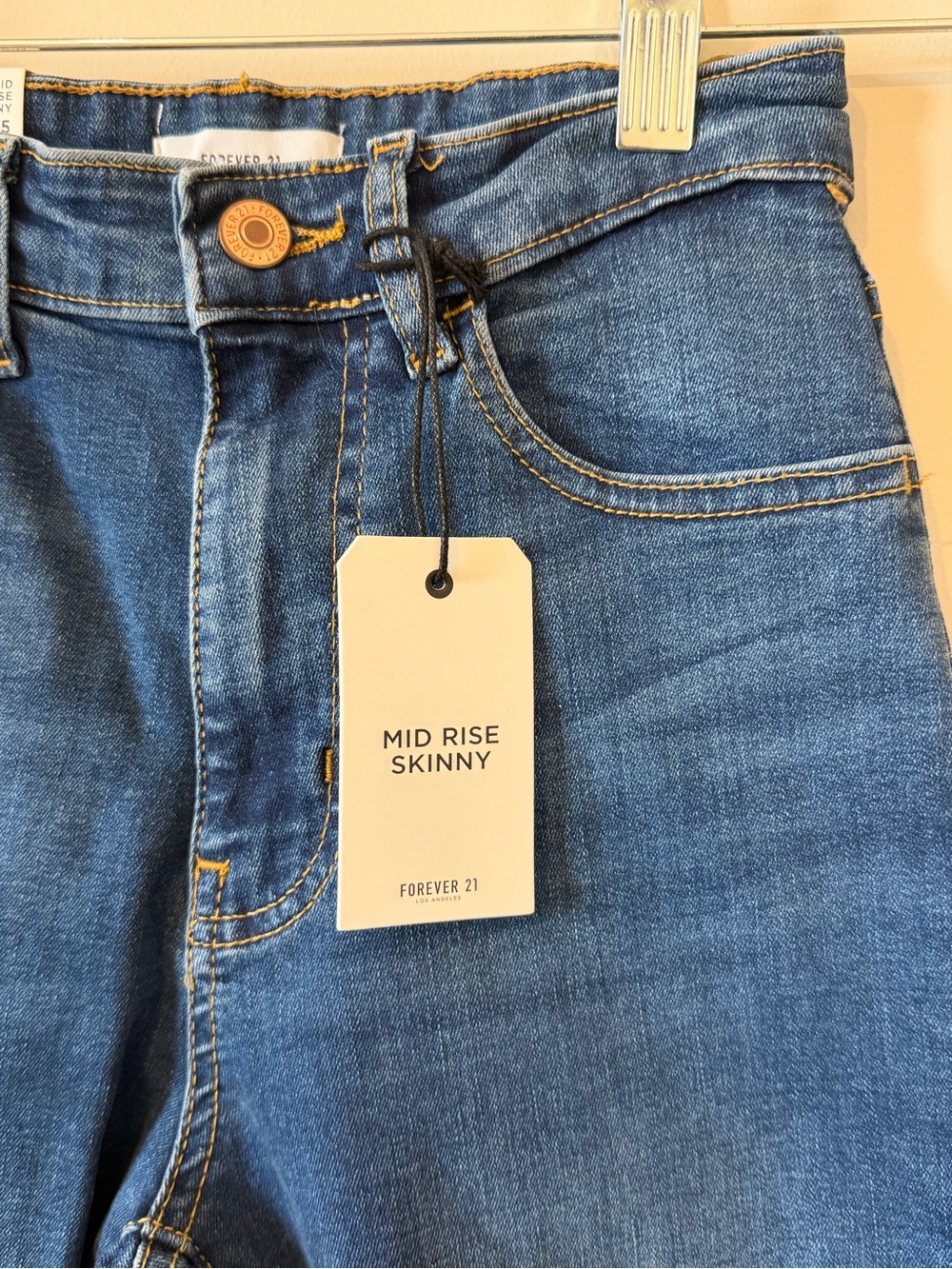 NWT Forever 21 Mid-Rise Skinny Jeans - Picture 3 of 7